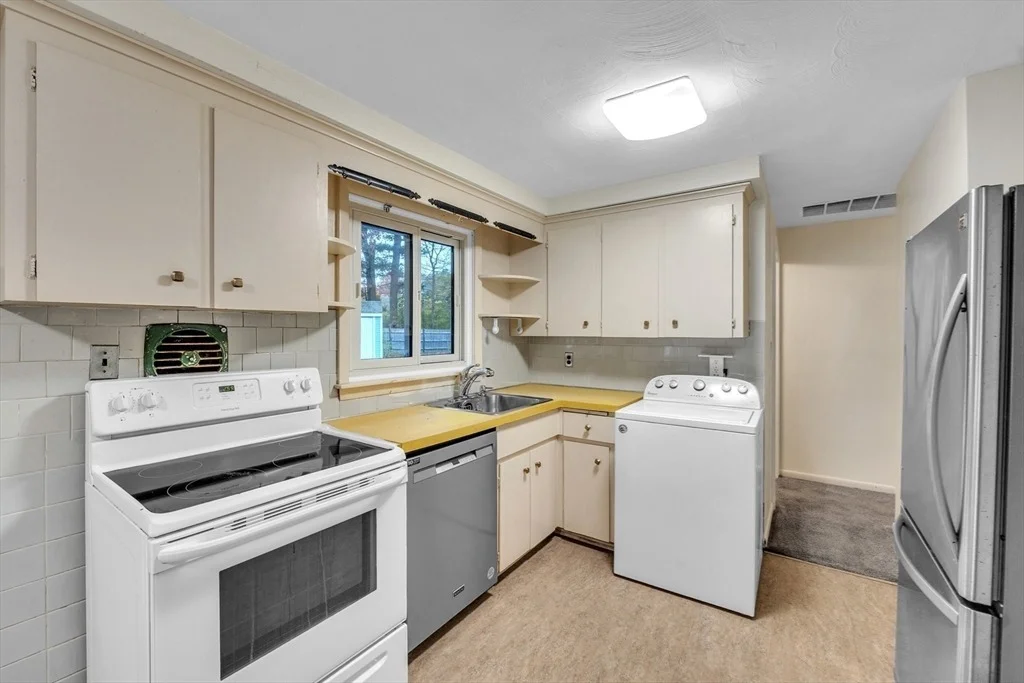 Photo of 15 Fairbrook Rd