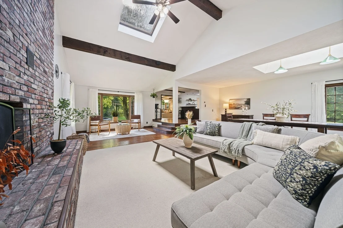 Photo of 5 Cowdrey Ln