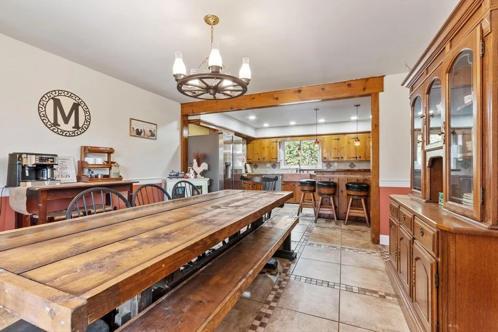 Photo of 885 Royalston