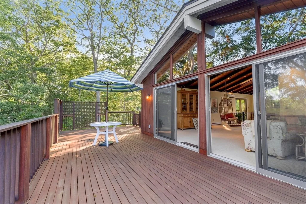 Photo of 150 Hesperus Ave