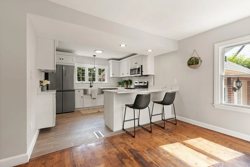 Photo of 129 Maple Ave