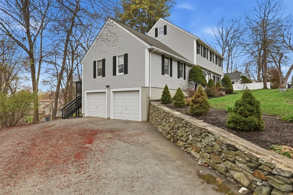 Photo of 40 Hillcrest Ave