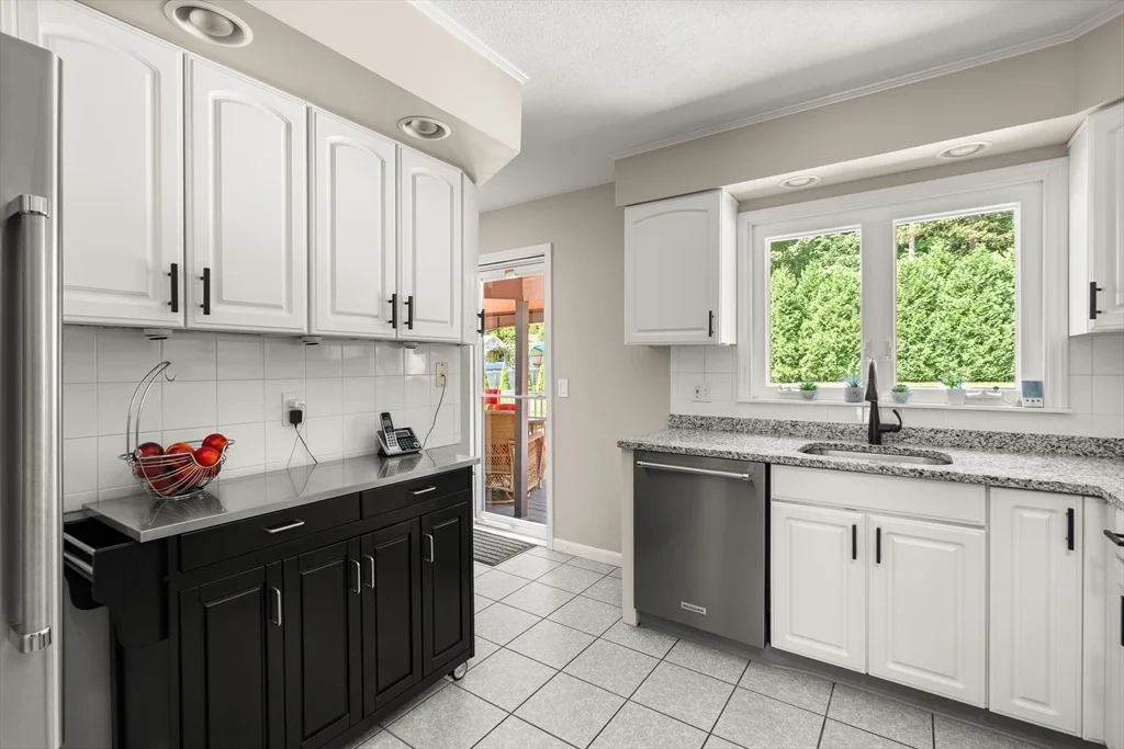 Photo of 6 Russell Ln
