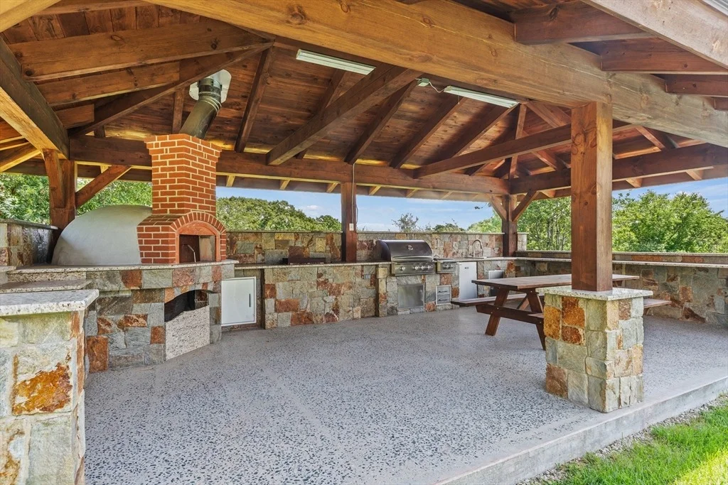 Photo of 385 Scott Rd