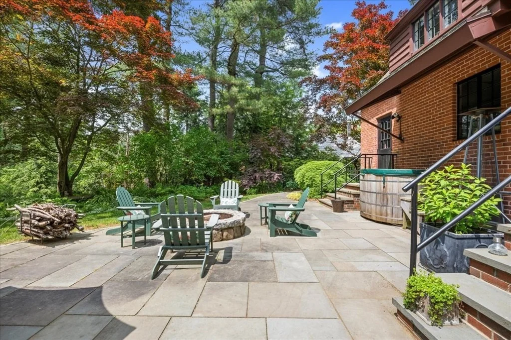 Photo of 40 Westwood Dr