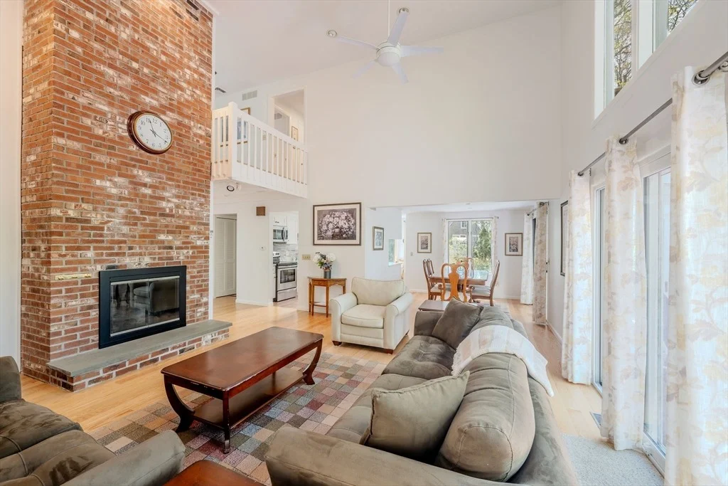 Photo of 41 Greensward Cir