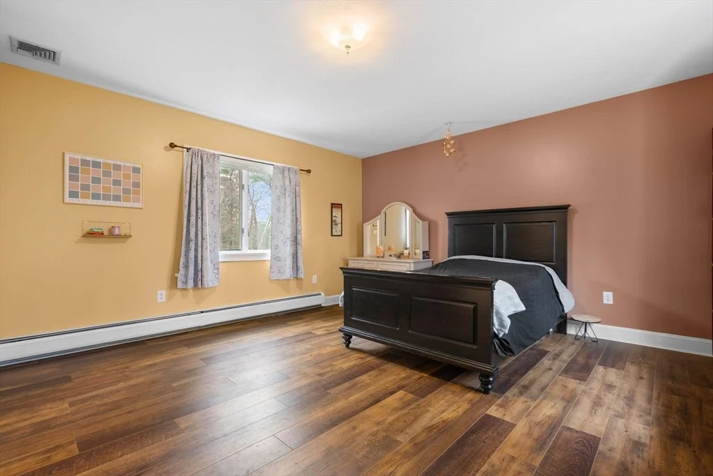 Photo of 231 Manns Dr