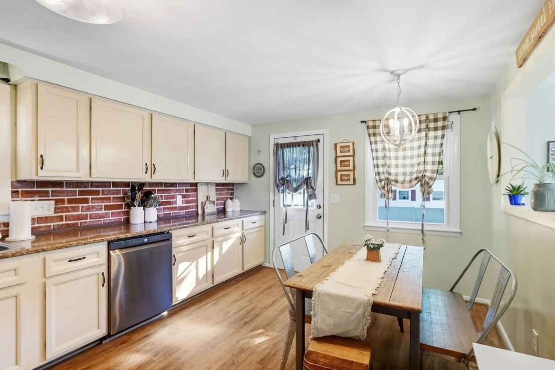 Photo of 21 Circuit Ave