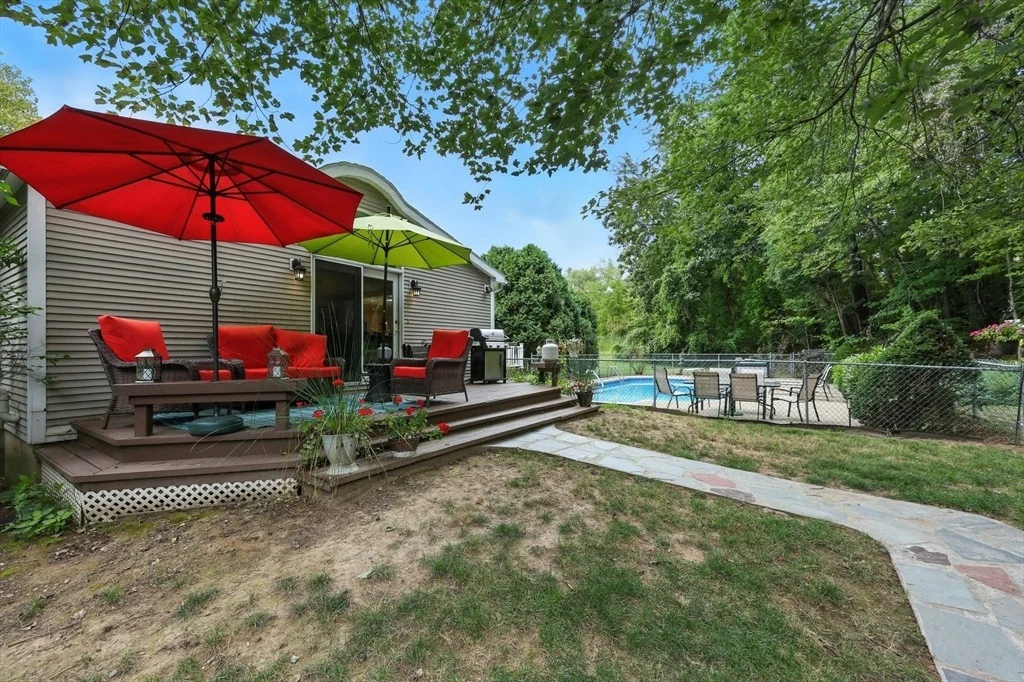 Photo of 4 Claren Dr