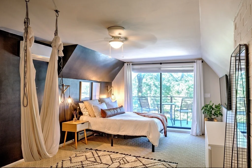 Photo of 8 Sandy Beach Rd