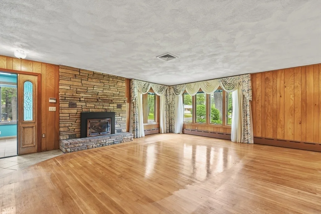 Photo of 210 Plain Dr