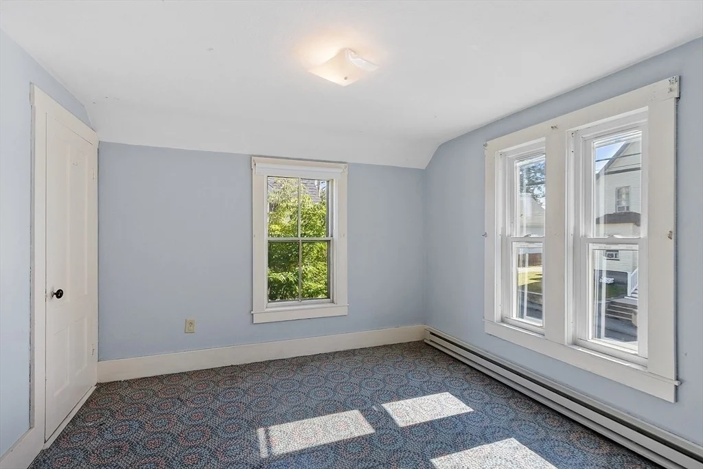 Photo of 33 West Meadow Road