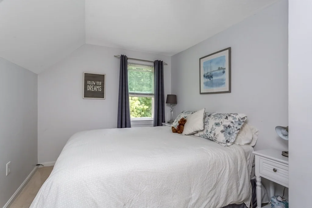 Photo of 194 Crossfield Rd
