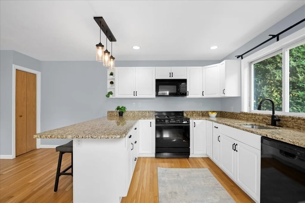 Photo of Unit 38C at 343 Captain Eames Cir