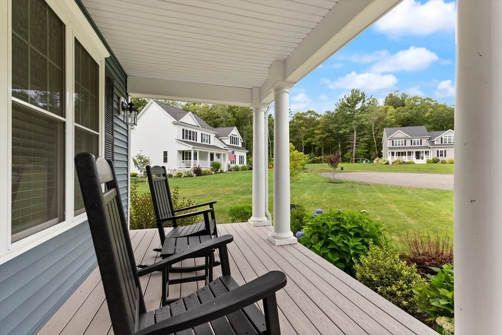Photo of 10 Applewood Ln