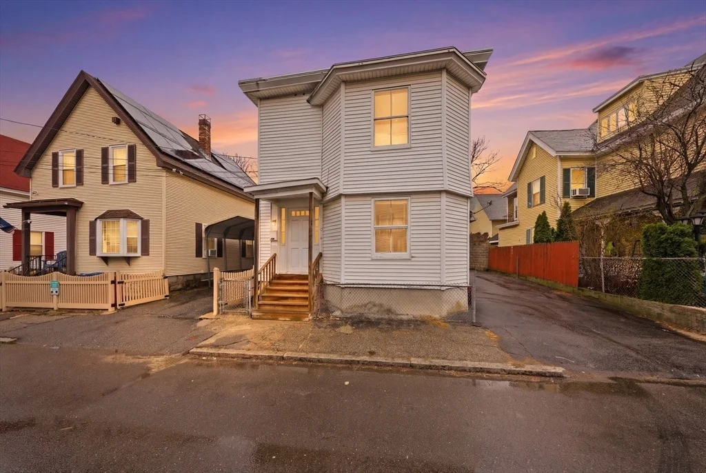 Photo of 70 Pleasant St