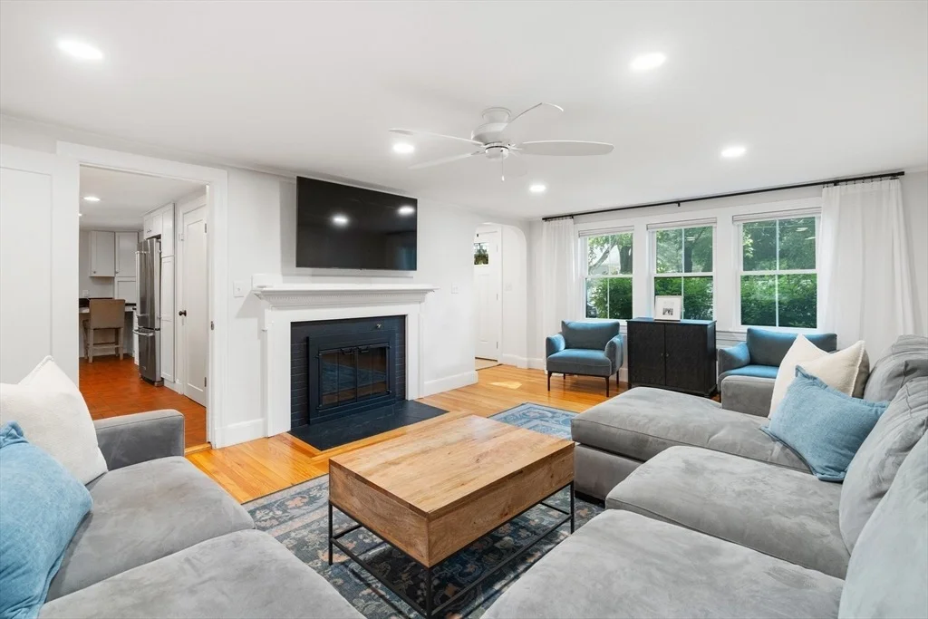 Photo of 14 Fuller Brook Ave