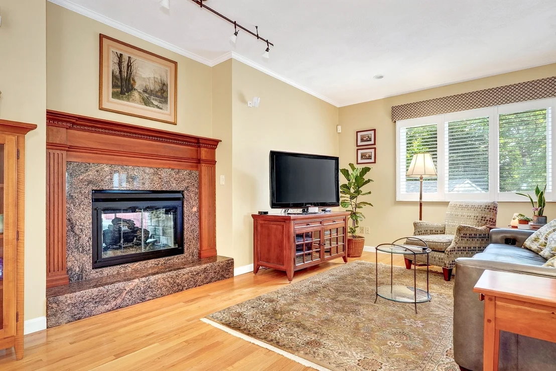 Photo of 14 Mulberry Ln