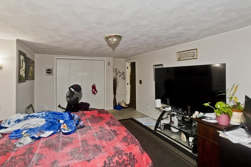 Photo of 647 Plumtree Rd