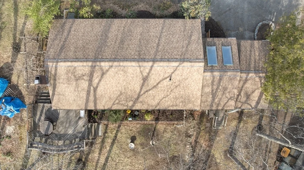 Photo of 33 Jeffreys Neck Rd