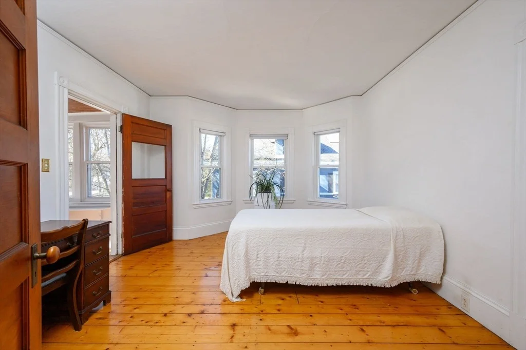 Photo of 10 Brookside Park
