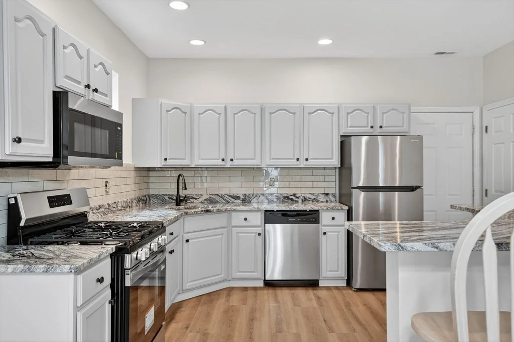 Photo of 9 Grover Ln