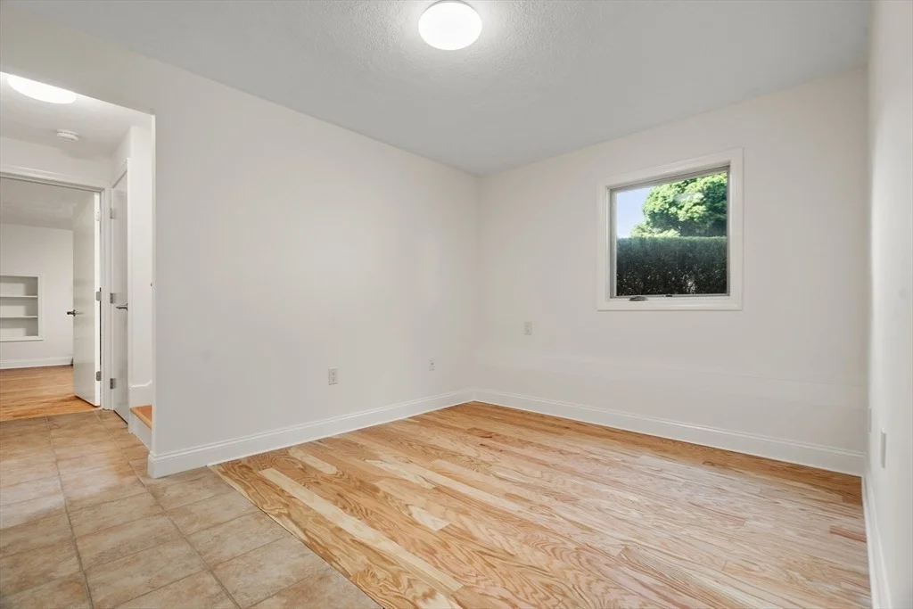 Photo of 31 Phillips Cir