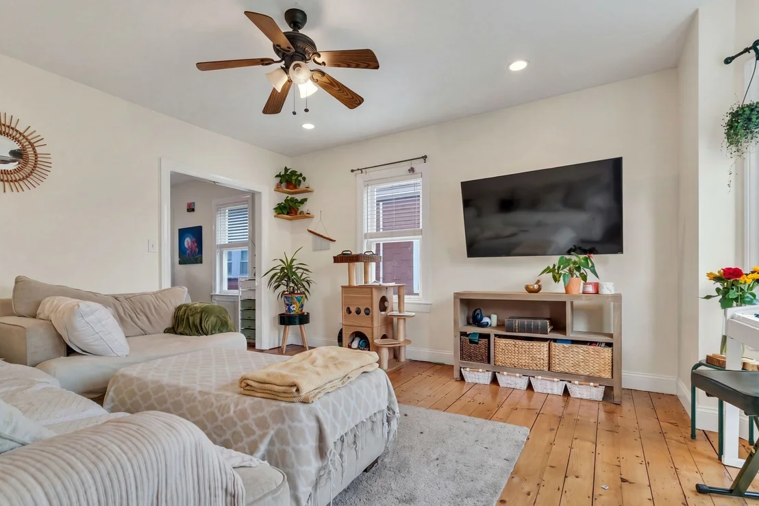 Photo of 25 Fuller Pl