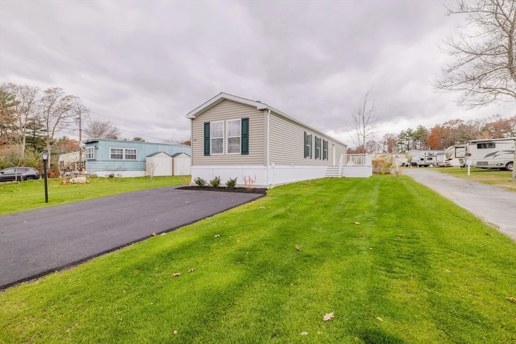 Photo of 80 Bally Dr