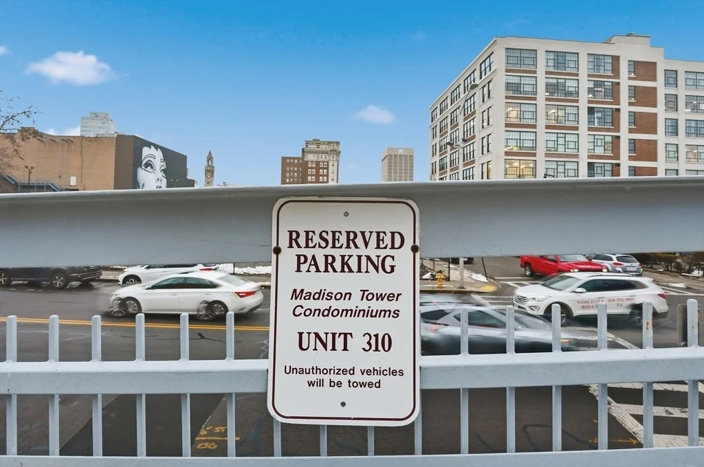Photo of Unit 310 at 70 Southbridge Street