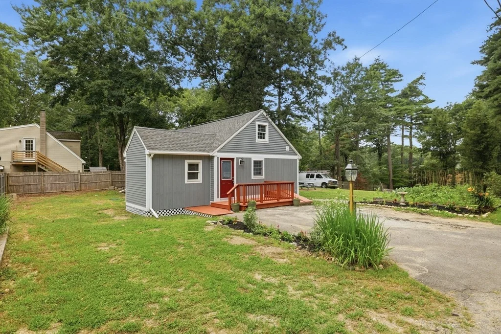 Photo of 18 Fuller Ave