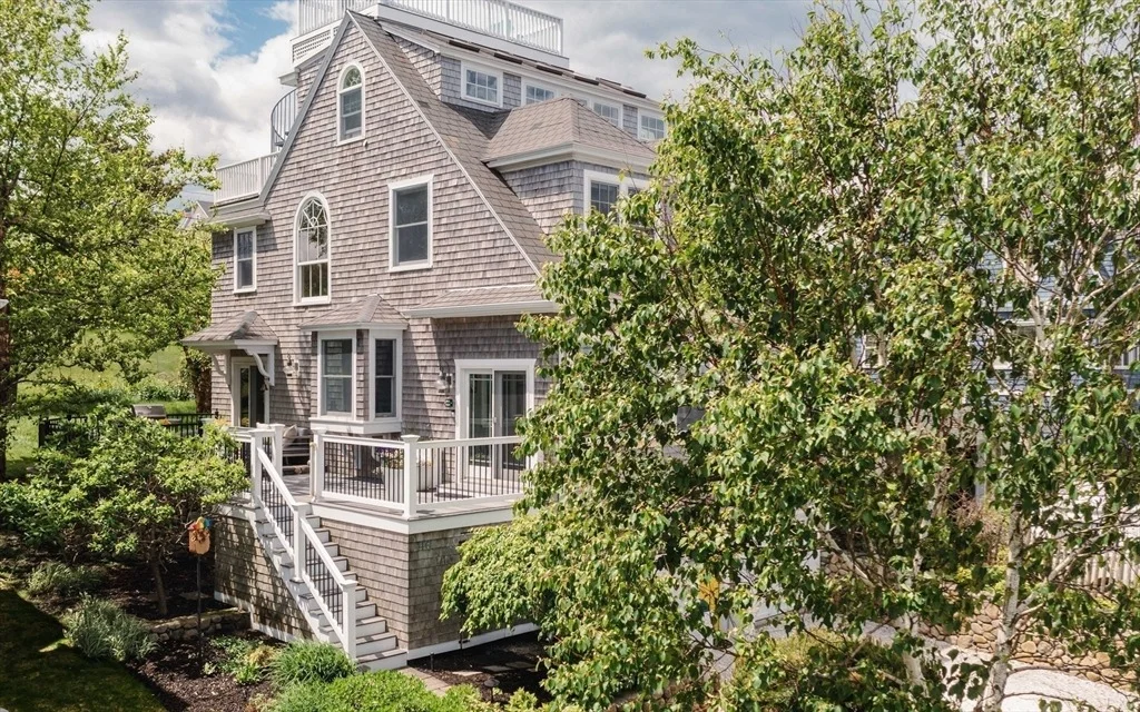 Photo of 46 Holbrook Ave