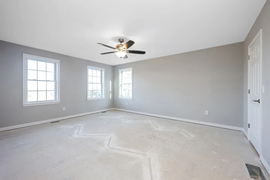 Photo of 19 Oriole Dr