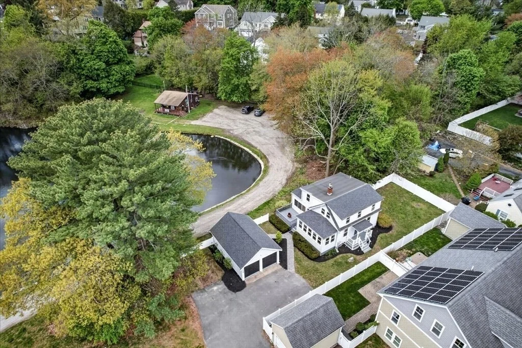 Photo of 1360 Great Plain Ave