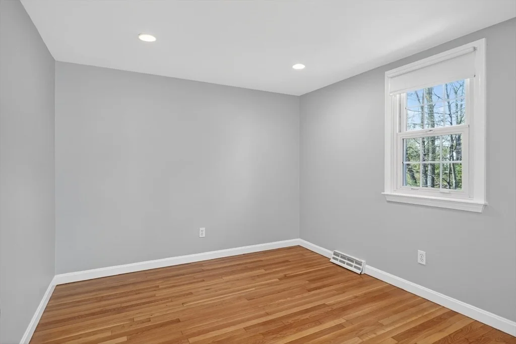 Photo of 125 Hemlock Dr