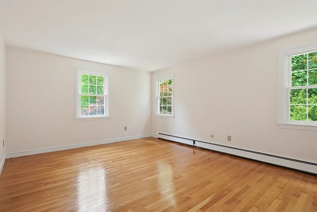 Photo of 7 Cahill Park Dr