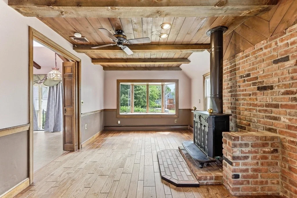 Photo of 17 Saint James St