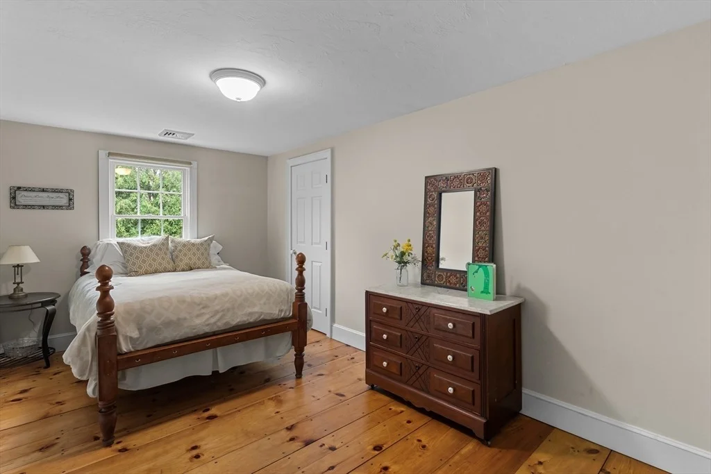Photo of 292 Warren Rd