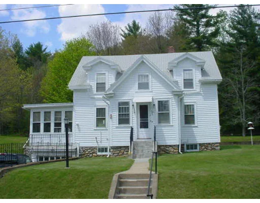Photo of 1097 Worcester Rd