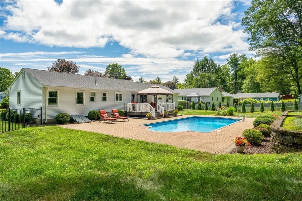 Photo of 6 Russell Ln
