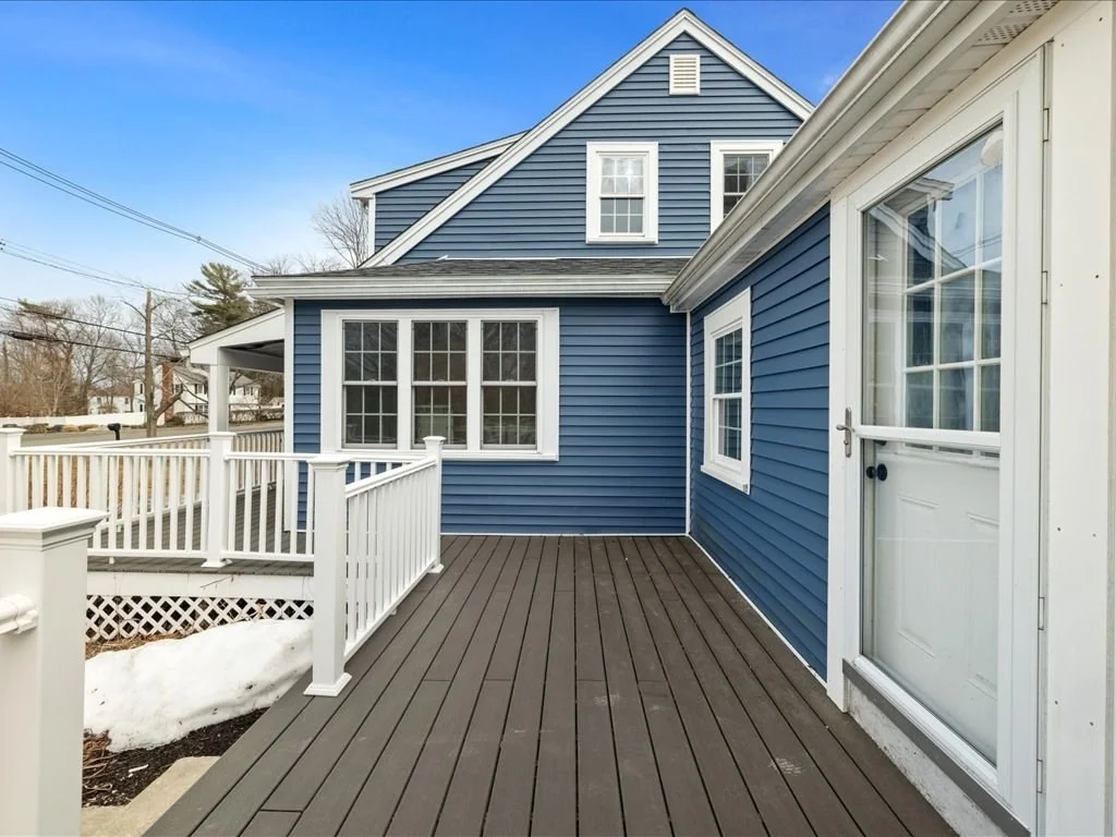 Photo of 555 Webster St.