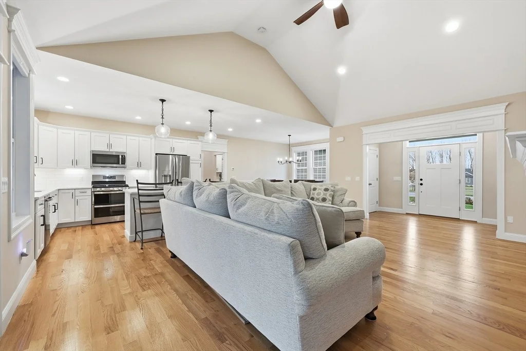 Photo of 28 Sycamore Cir