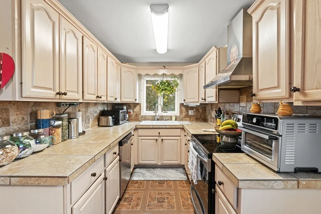 Photo of 48R Tappan Pl