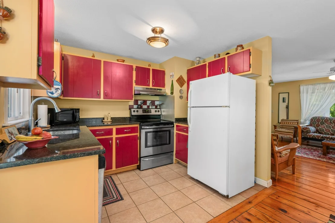 Photo of 937 Harwich Rd