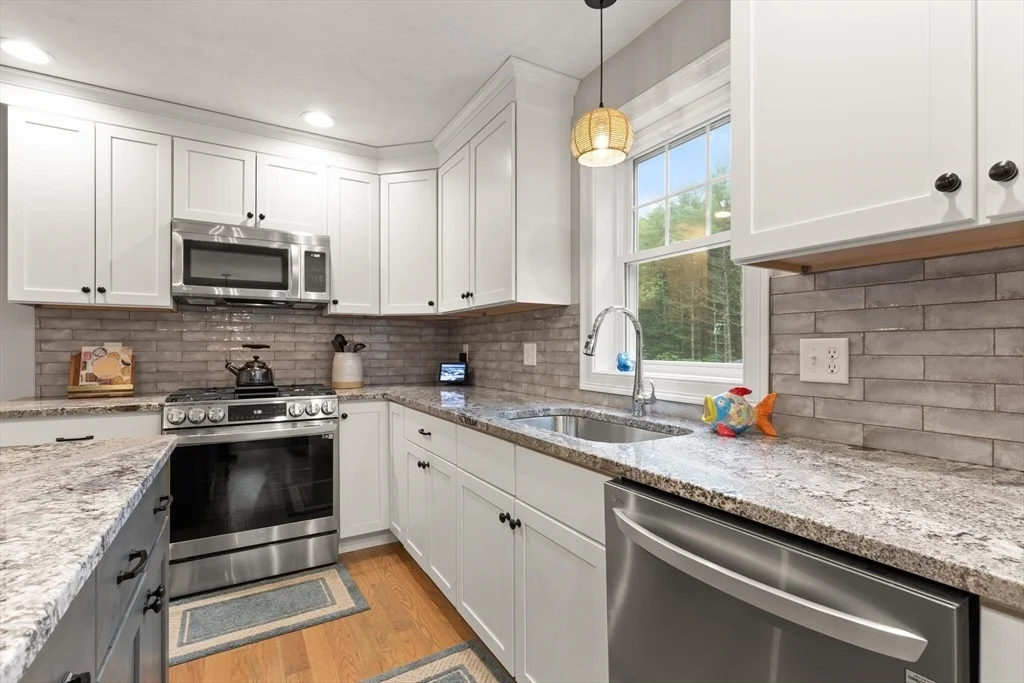 Photo of 187 Run Brook Cir
