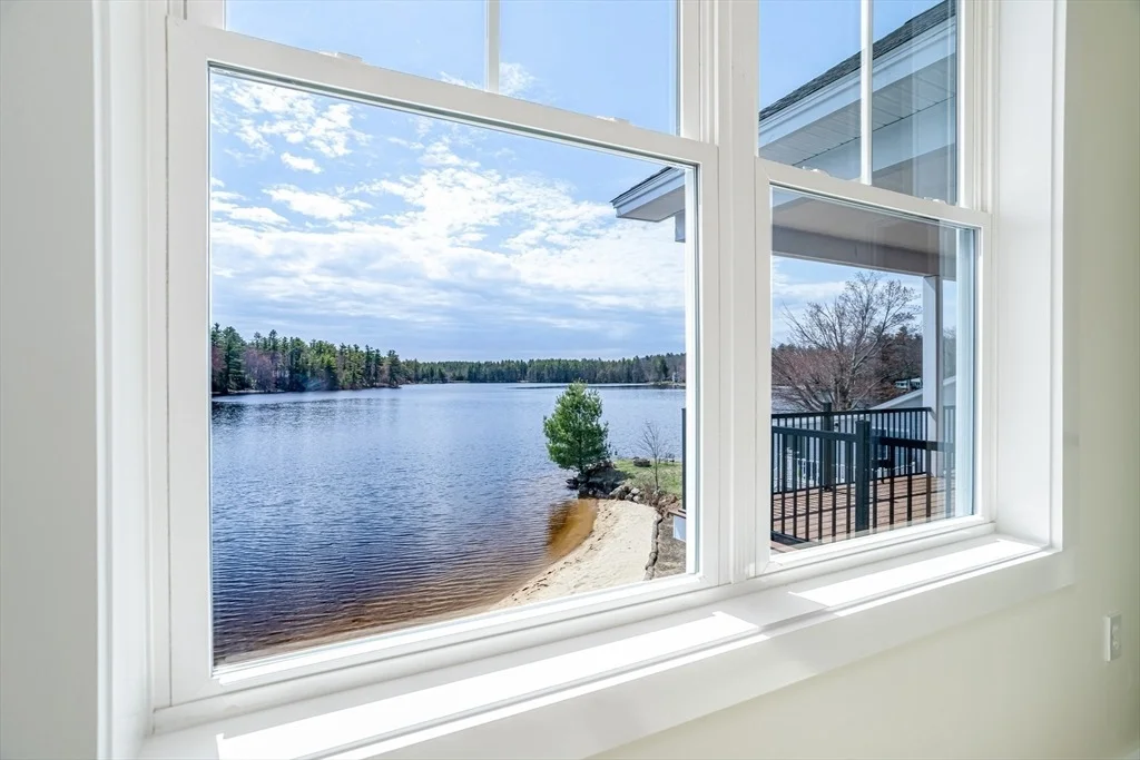 Photo of 74 Lakeshore Dr