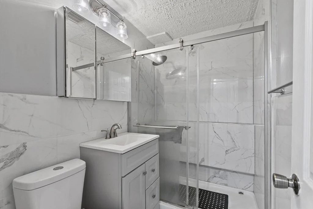 Photo of Unit B at 81 Nicholas Rd
