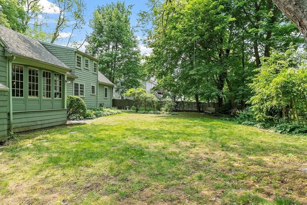 Photo of 8 Mitchell Ln