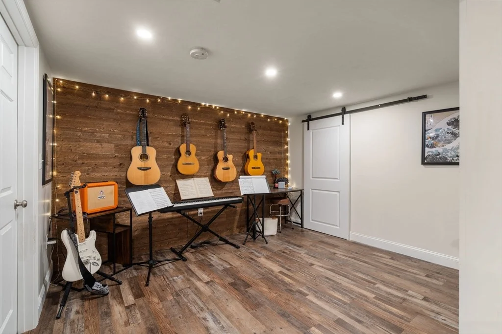 Photo of 18 Hearthstone Cir