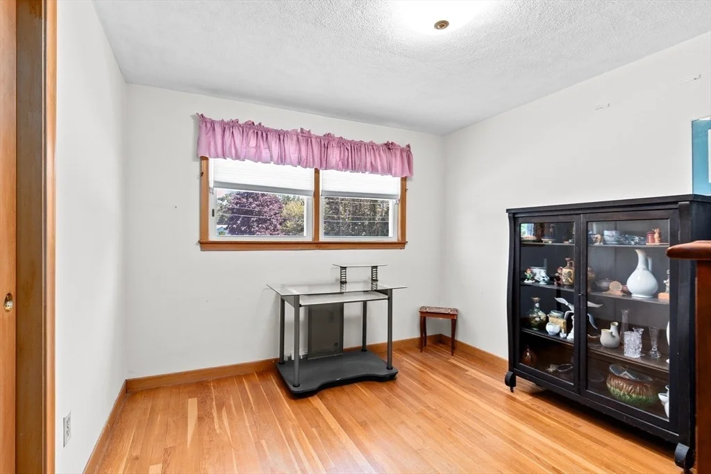 Photo of 16 Niles Rd